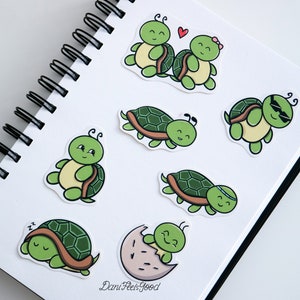 Pack d’autocollants de tortue, autocollant de petite tortue en vinyle, tortue de mer, tortue Kawaii, amoureux des tortues, tortue écrasée, mer, journal, autocollant d’ordinateur portable