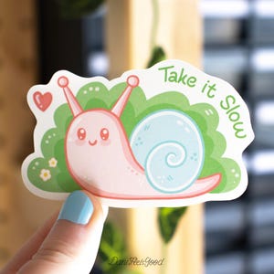 Naklejka winylowa Take It Slow, słodki ślimak, naklejka przypominająca o butelce wody, kawaii zwierzę, planer, naklejka na laptopa, prezent dla miłośnika poczty ślimakowej