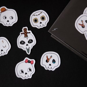 Paquete de pegatinas de calavera, pegatina de vinilo de calavera, paquete de pegatinas de esqueleto, pegatina de daga de calavera, pegatina gótica, arte de calavera, pegatina de ordenador portátil, diario