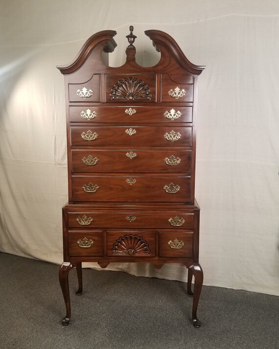 Drexel Heritage Queen Anne Style Mahogany High Boy Chest Dresser