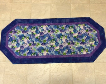 Blue Hydrangea Table Runner, Quilted Table Runner, Home Decor, Floral Decor, Bridal Shower Gift