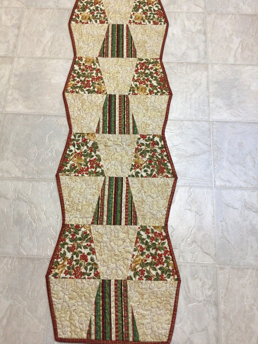 Christmas Runner and Placemat Set, Quilts for Sale, Home Decor, Festive