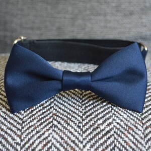 Navy Blue Bow Tie: Pre-Tied Classic Mens Necktie Dark blue Formal Bowtie for Men