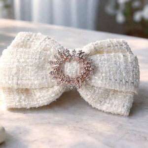 Chanel Lace Bow  Barrette Bow barrette - Silk jacquard, pink & burgundy — Fashion | CHANEL main image 4