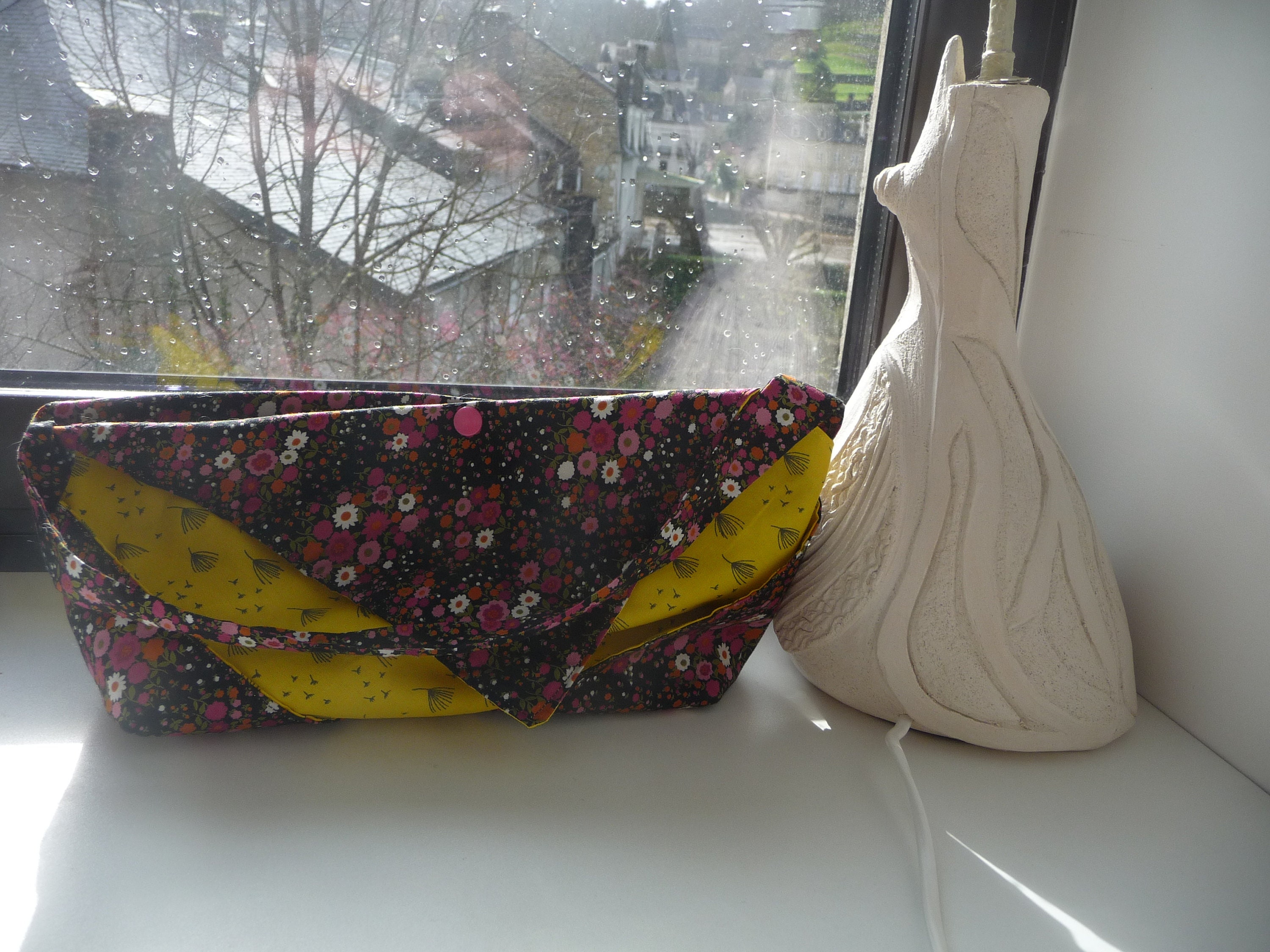 Trousse de Rangement en Tissu Neuf Motif Floral Violet et Jaune avec Anse Transport