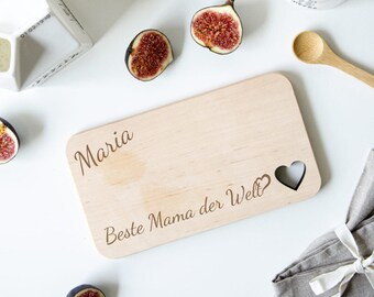 Personalized breakfast board with the name Best Mom