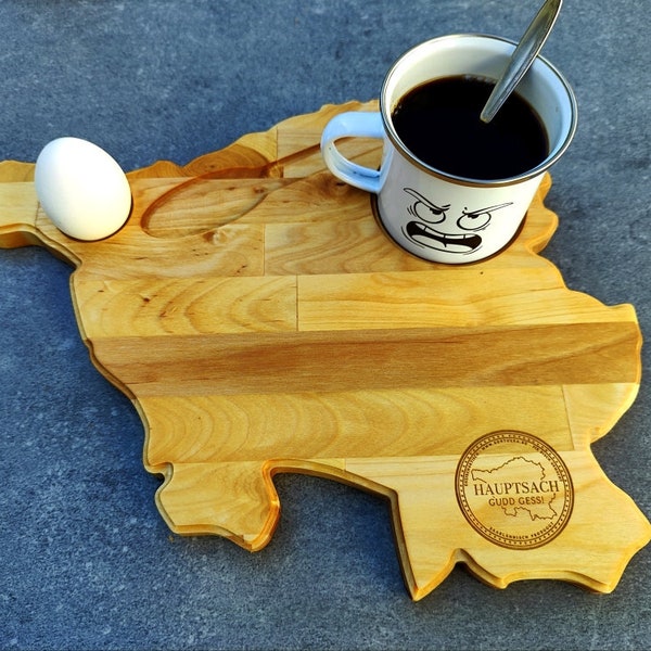 Das Saarlandbrett aus Holz, Frühstücksbrettchen mit Tasse und Ei-Loch, Geschenkidee aus dem Saarland, Geschenk zum Geburtstag