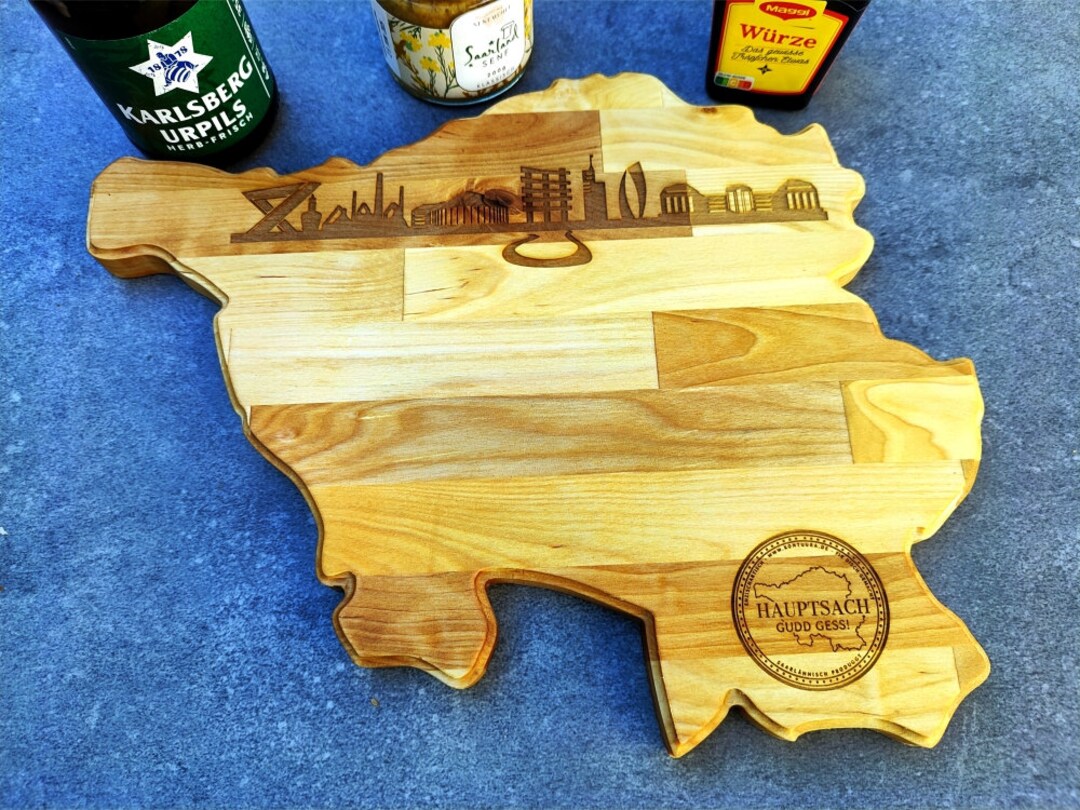 Saarlandbrett aus Holz, Frühstücksbrettchen mit der Skyline des ...