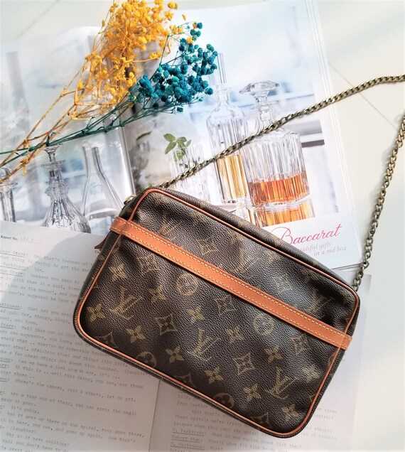 louis vuitton zipper crossbody