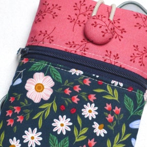 Handytasche mit Reißverschlussfach Blumen blau bunt Geschenk Bild 3