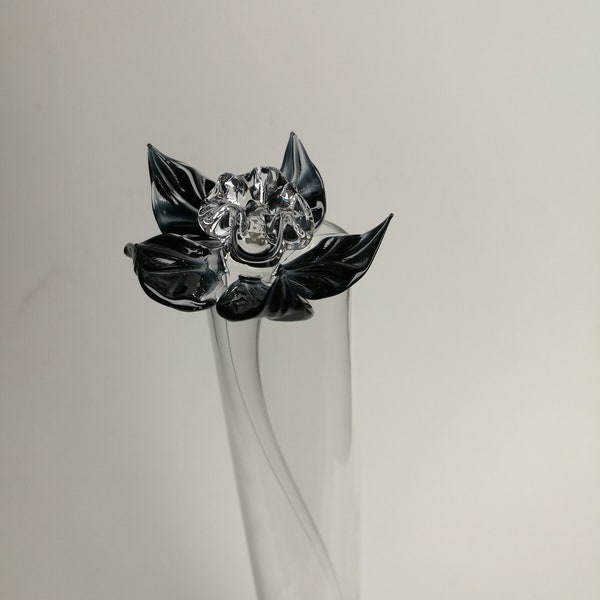 Fleur en verre noir