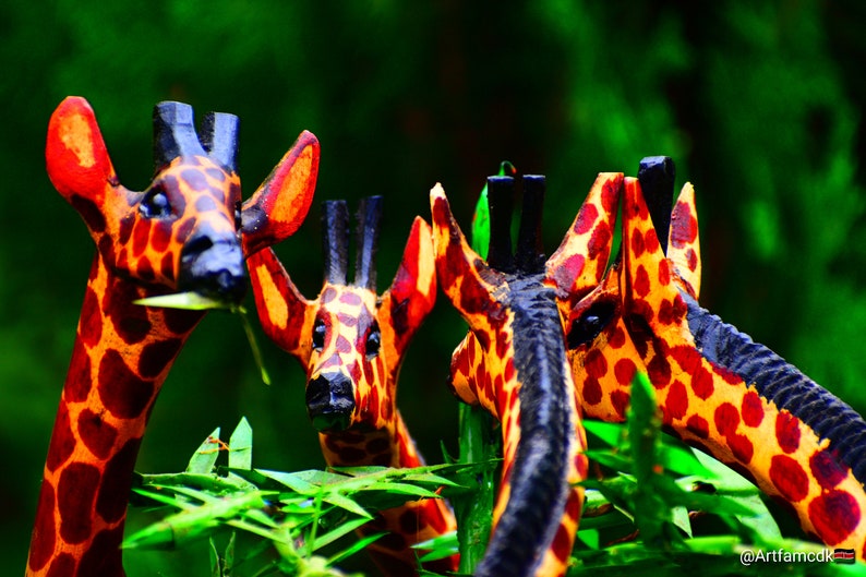 Jirafas, únicas, obras de arte, arte original, esculturas hechas a mano, animales, animales, jirafas, jirafas reticuladas, regalos de jirafas, amantes de los animales imagen 10