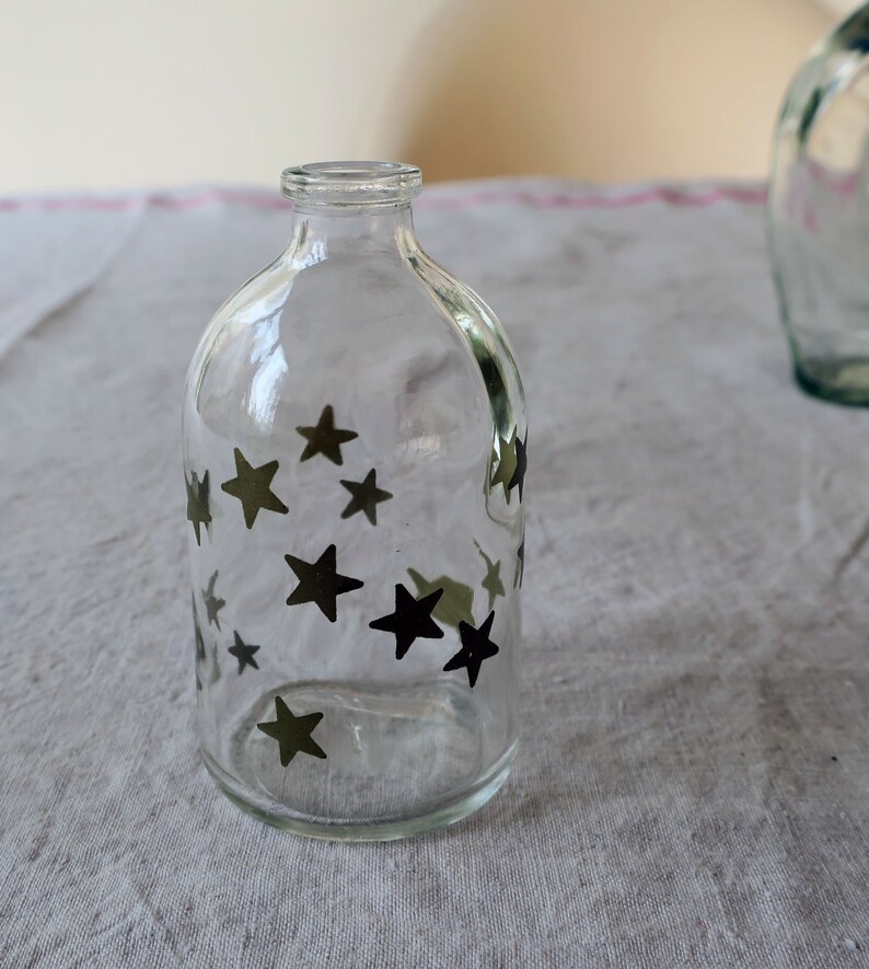 Petites bouteilles en verre vintage à décorer avec des bouchons image 4
