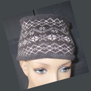 Vintage hat Norwegian pattern