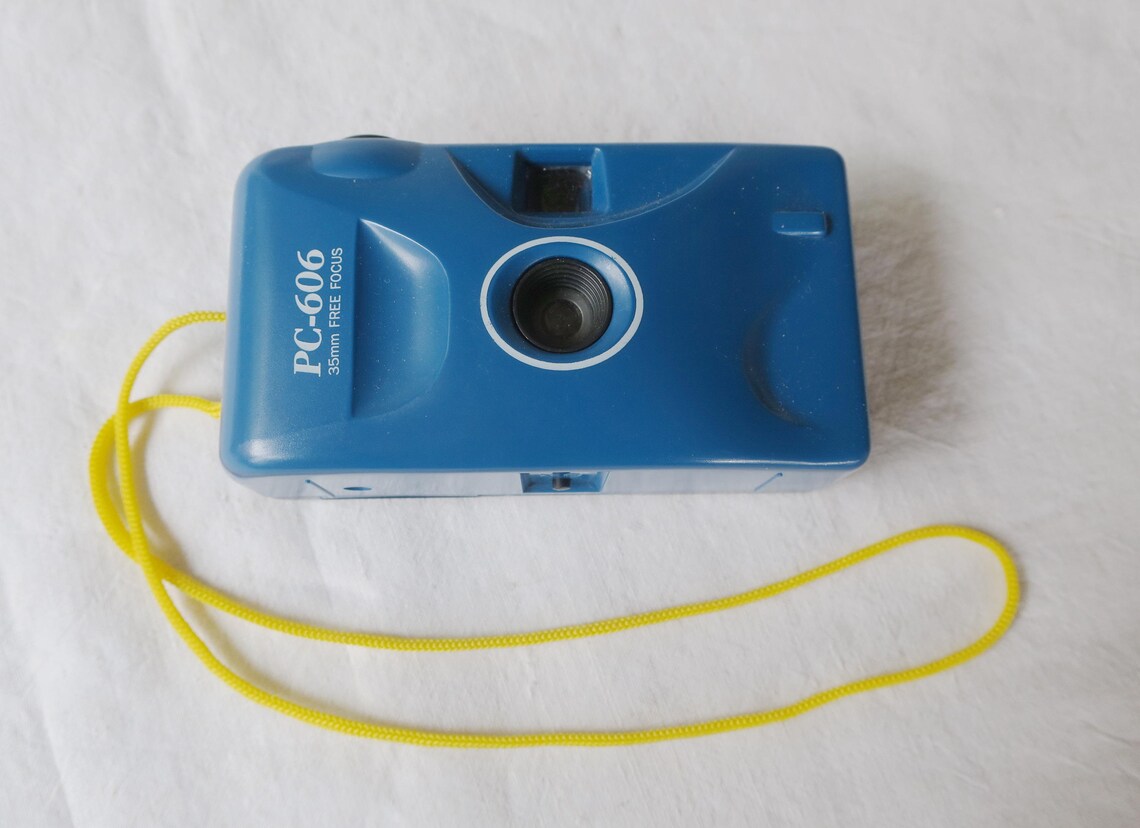 Vintage Fotoapparat Kamera PC 606 35mm Rollfilm Free Focus Fotokamera, foto 1 di 5