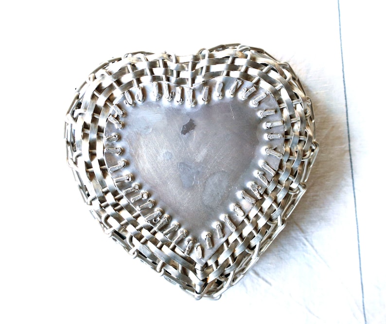 Baskets with heart made of silver wire and single wire image 5