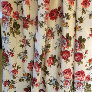 Vintage fabric viscose from the 50s to 70s with floral print