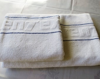 Vintage set of 2 bath towels in white with blue stripes made of cotton-linen-terry