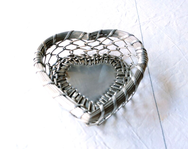 Baskets with heart made of silver wire and single wire image 3