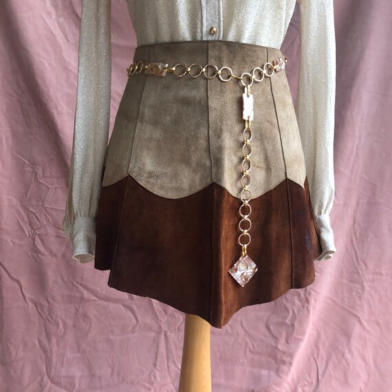 Vintage 60s tan brown suede two-tone scalloped min