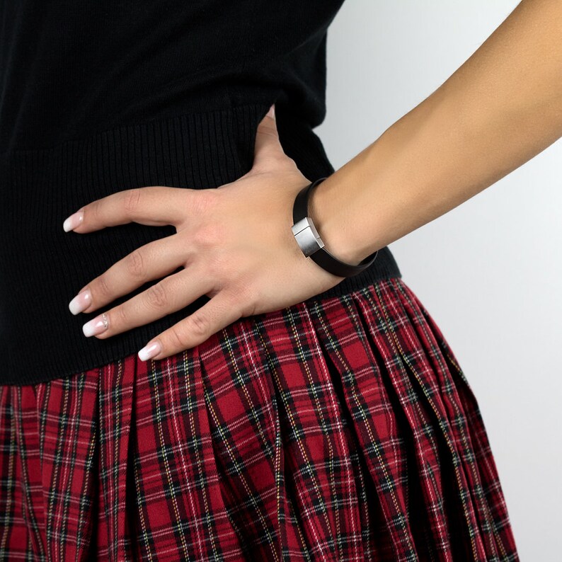 Leather Bracelet "Less Is More" / Wrap Leather Cuff / Black Elegance / Christmas Gift / Fashion Jewellery / Gift for her / Natural bild 6