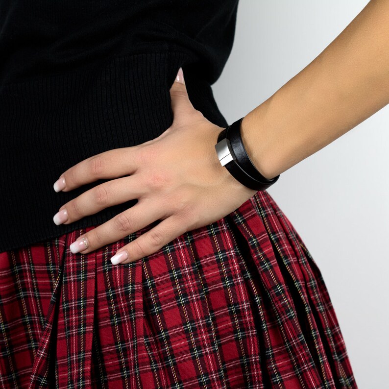 Leather Bracelet "Less Is More" / Wrap Leather Cuff / Black Elegance / Christmas Gift / Fashion Jewellery / Gift for her / Natural bild 4