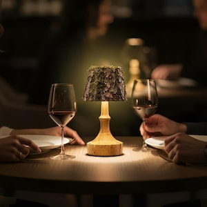 Lampe en bois LED rechargeable faite main, lampe de table en bois sans fil, lampe mousse, lampe de chevet rustique, lampe style forêt