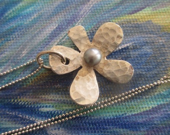 Dream flower pendant in solid silver-22kt gold plated by Frank Schwope