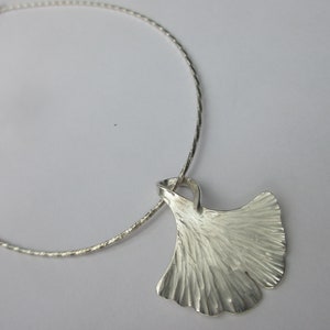 Choker with pendant