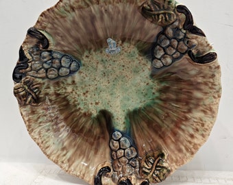 Vintage Keramikschale mit Traubenrelief und Laufglasur Bay Keramik