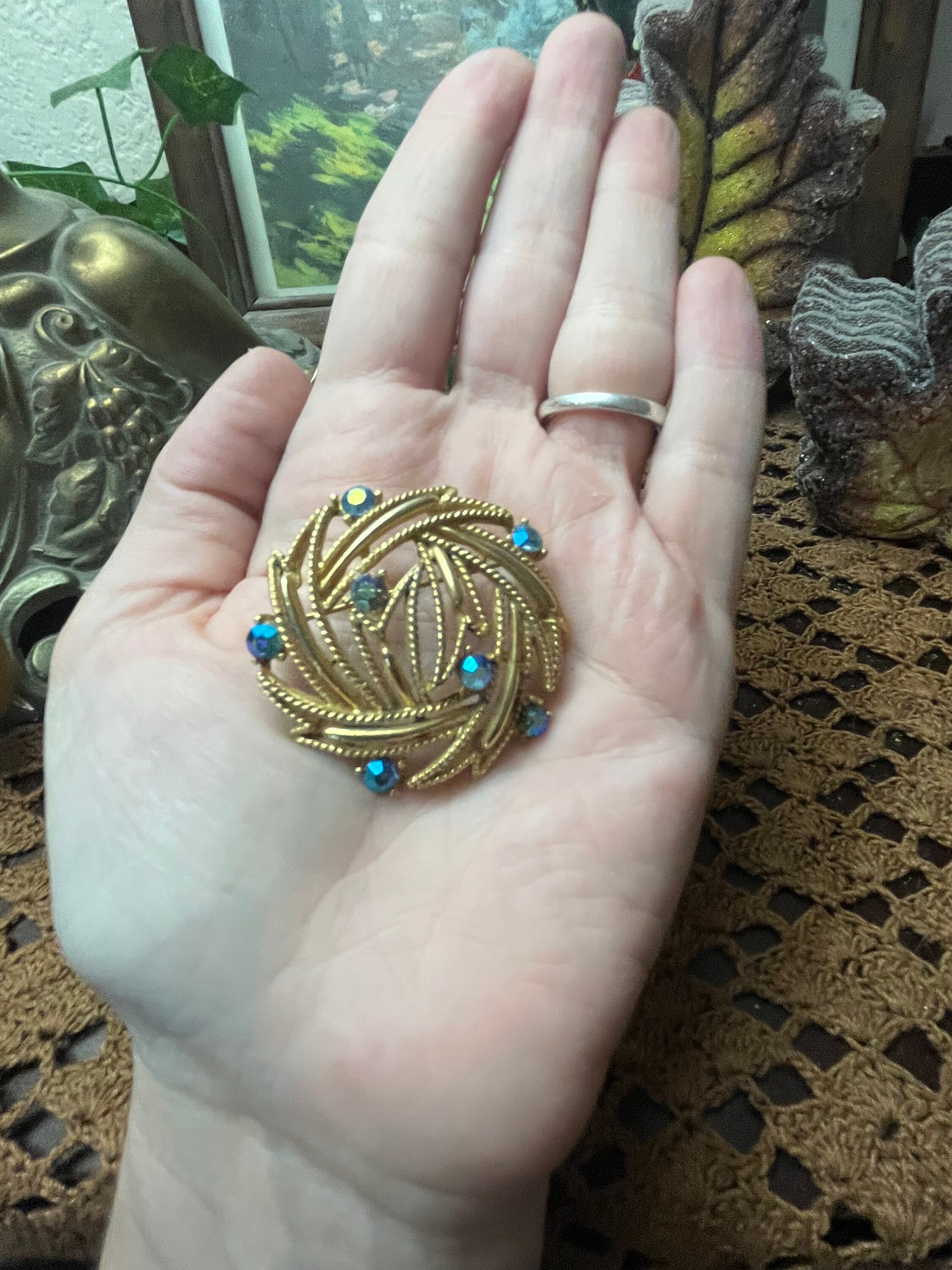 Broche Vintage Signée Lisner - Créateur Américain - Bleue Et Métaux Mixtes - Occasion