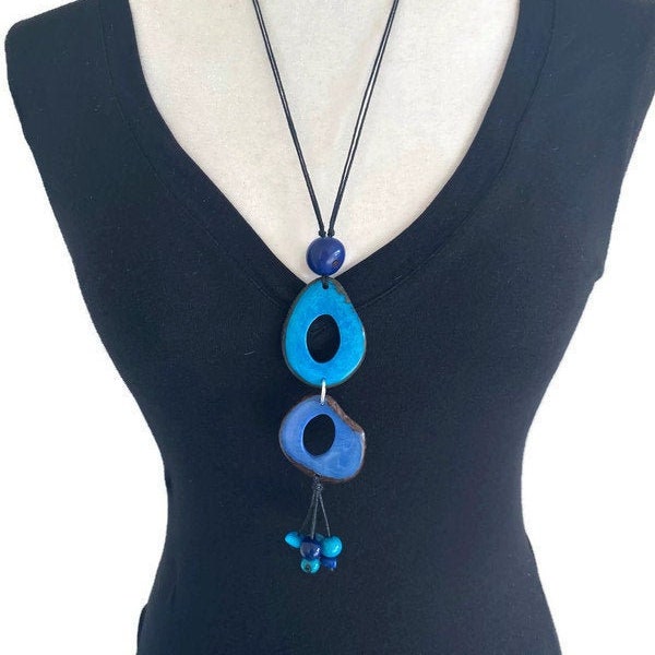 Collar largo de nuez de tagua en turquesa, collar orgánico azul, collar de marfil vegetal, collar largo, joyería de nuez de tagua azul Tag539