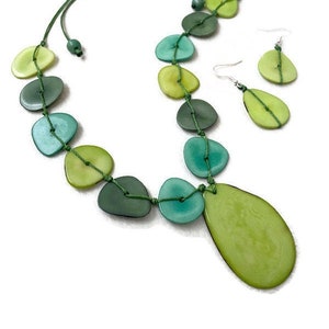 Green Tagua Necklace and Earrings TAG667, Vegetable Ivory Necklace, Tagua Necklace and Earrings, Eco Friendly Jewelry