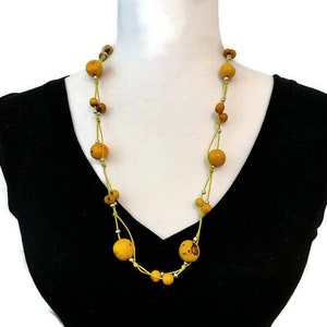 Colar e Brincos Tagua em Amarelo TAG138. Joias de noz Tagua, conjunto de colar de marfim vegetal ecológico feito à mão, colar de declaração