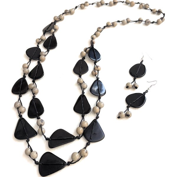 Collar y aretes de tagua en negro y gris TAG771, collar largo de nuez de tagua