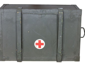 Vieille caisse de transport *hôpital* 79x51x43cm coffre de munitions armée armée fédérale