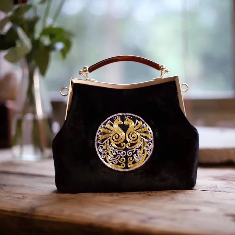 Black Cross Body Clutch for Mom with Hand-embroidered Birds Prints