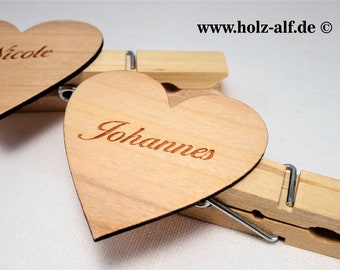 Namensschild, Platzkarte, Tischkarte, Gastgeschenk, Anstecker für Hochzeit, Herz mit Klammer