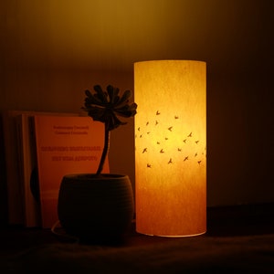 Lampada da scrivania in carta giapponese Birds Art, moderna lampada da comodino per bambini, decorazione per la cameretta dei bambini, lampada da tavolo estetica giapponese, regalo per gli amanti degli uccelli