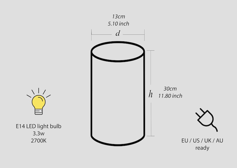 K&ouml;nnte beinhalten: Eine wei&szlig;e zylindrische Lampe mit schwarzem Umriss. Die Lampe ist 30 cm hoch und 13 cm im Durchmesser. Sie verwendet eine E14 LED-Gl&uuml;hbirne mit einer Leistung von 3,3 W und einer Farbtemperatur von 2700 K. Die Lampe ist kompatibel mit EU-, US-, UK- und AU-Steckdosen.