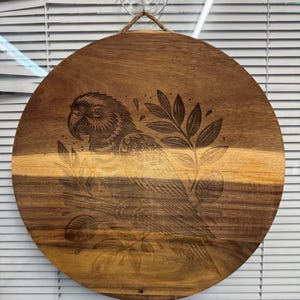 Engraved Wood Parrot Wall Hanging Decor | Tropical Parrot Wall Decor | Round Parrot Engraved Sign | Laser Engraved Wooden Parrot Wall Hanger