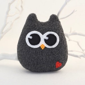 Lucky charm, mini owl, lucky owl, dark grey, heart