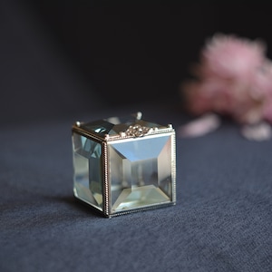 Wedding Ring Box, Ring Box, Glass Jewelry Box, Engagement Ring Box, Stained glass box, Ring holder, Glass ring holder, Wedding Decor