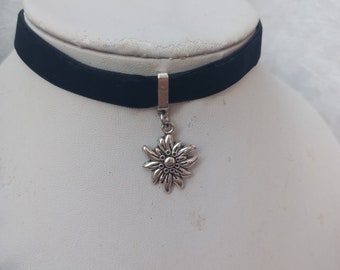 Traditionelles Kropfband Samtband Choker mit Charm-Anhänger in ganz vielen Farben