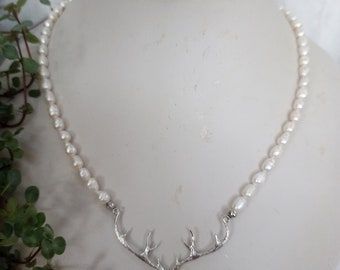 Necklace pearl necklace made of high-quality beige pearls with heart charm - sale - special price