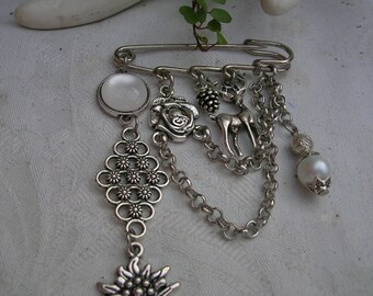 Brooch pin Charivari with many traditional charms + pearl antique silver/white for the Oktoberfest