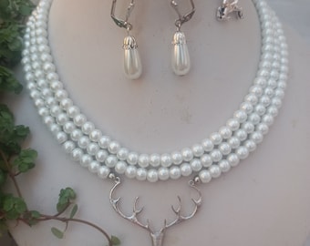 Exceptional traditional costume jewellery set 3-piece with 3-row necklace and white deer antlers