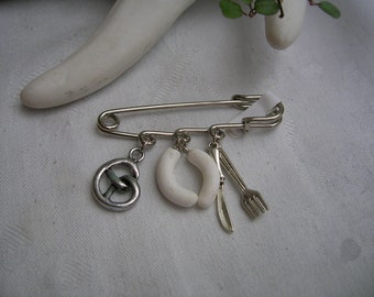 Brooch needle Bavarian snack white sausage pretzel + cutlery antique silver