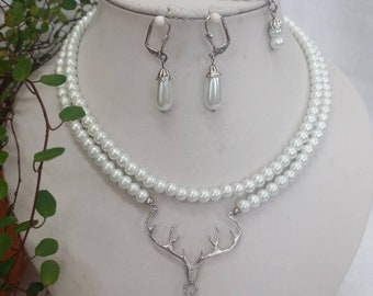 Brillantes Trachtenschmuck-Set 2-reihig aus edlen weißen Glasperlen und Hirsch-Geweih