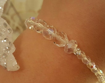 Minimalist crystal stretch bracelet